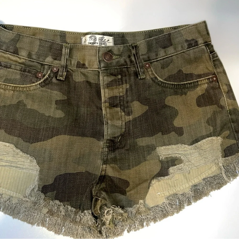 Camo Green we the free shorts - Picture 1 of 4